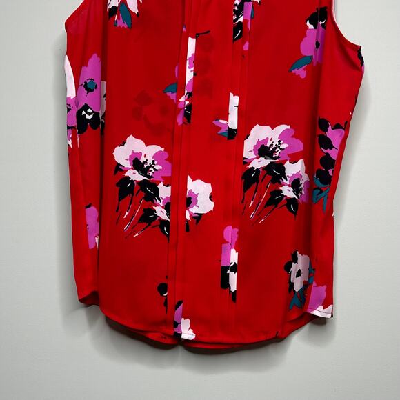 NWT 41 Hawthorn Breyson Pleated Sleeveless Red Floral Shirt Size M Stitch Fix - Picture 3 of 9